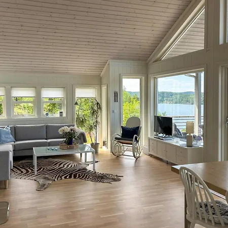 With Views Over The Sannesfjord Semesterbostad *