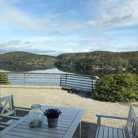 With Views Over The Sannesfjord בית נופש *